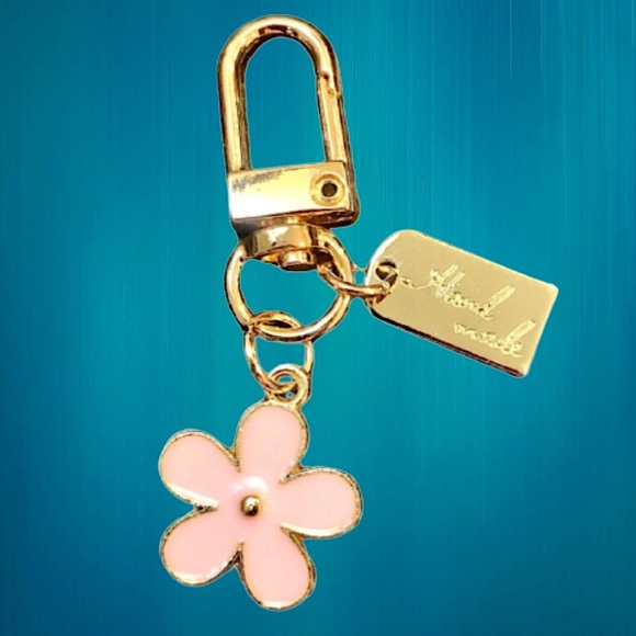 W Black Gold Flower Keychain Brand New - BAG CHARM - Picture 6 of 16